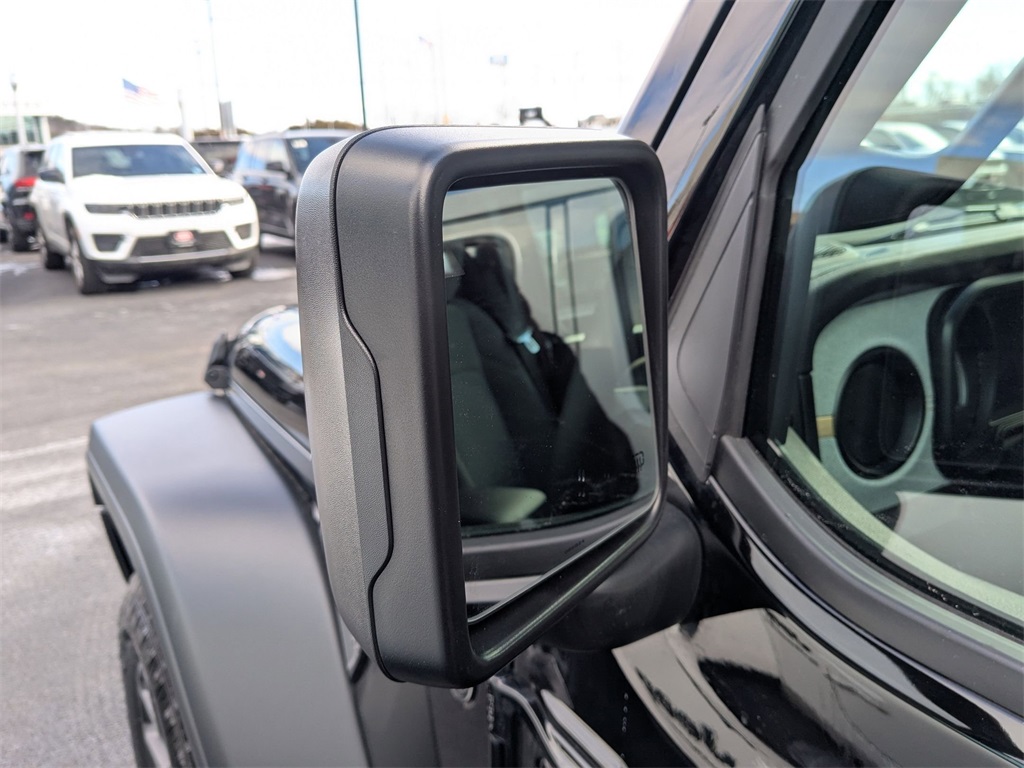 2025 Jeep Wrangler Sport S photo 4