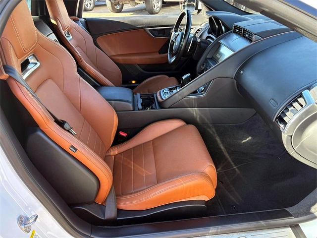 2019 Jaguar F-TYPE P380 photo 11