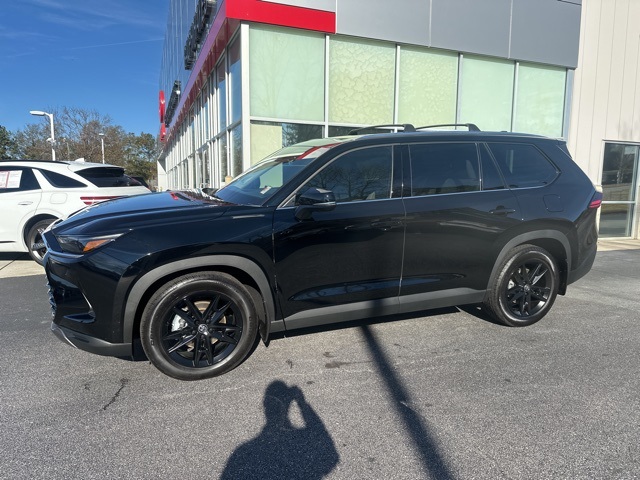 2025 Toyota Highlander Hybrid Limited photo 2