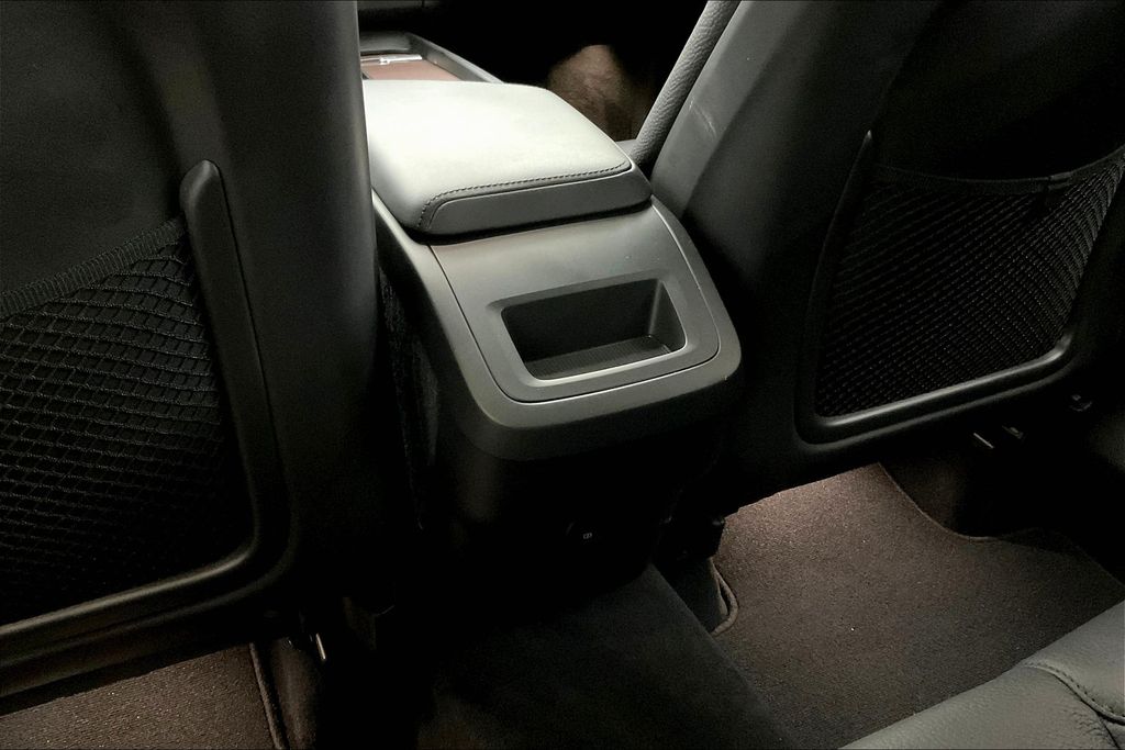 2023 Volvo XC60 B5 Plus photo 31