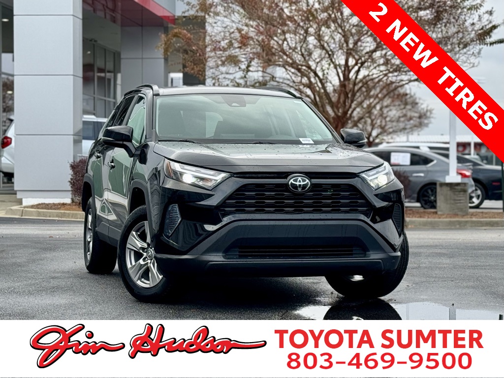 2023 Toyota RAV4 XLE's photo