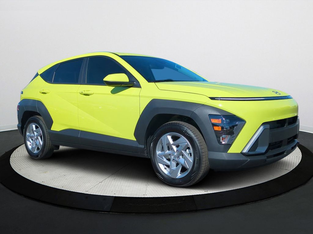 2025 Hyundai Kona SE photo 2
