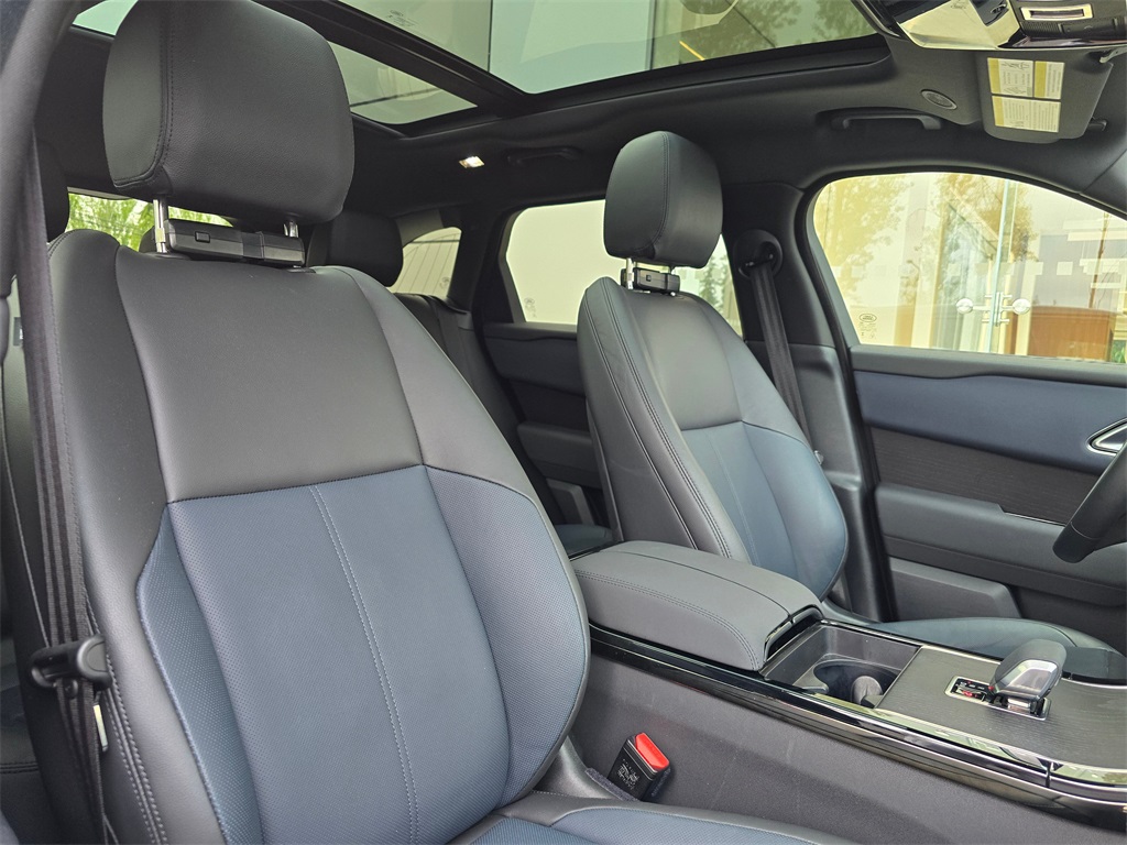 2025 Land Rover Range Rover Velar S photo 30