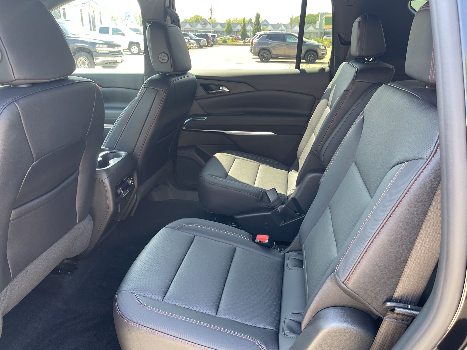 2026 Chevrolet Traverse Z71 photo 4