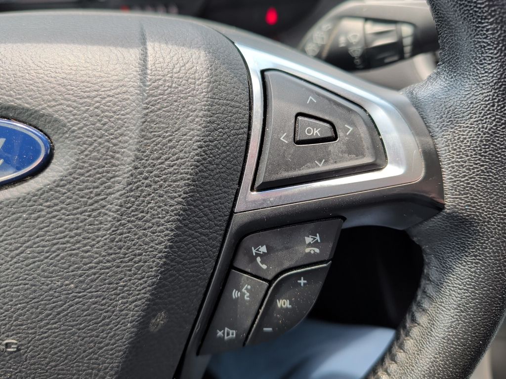 2020 Ford Edge SEL photo 6