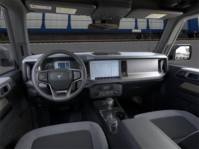 2025 Ford Bronco Base photo 7