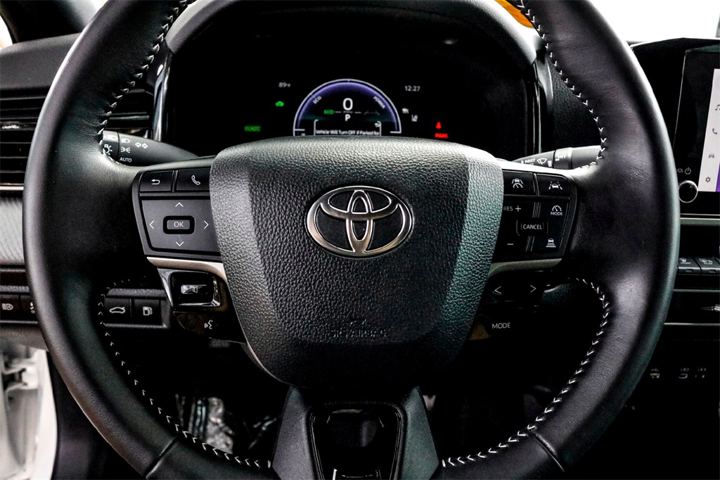 2025 Toyota Camry LE photo 14