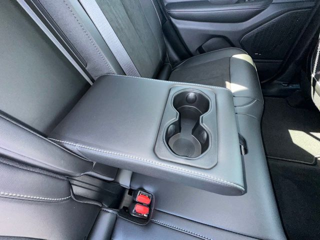 2025 Jeep Grand Cherokee Altitude X photo 30