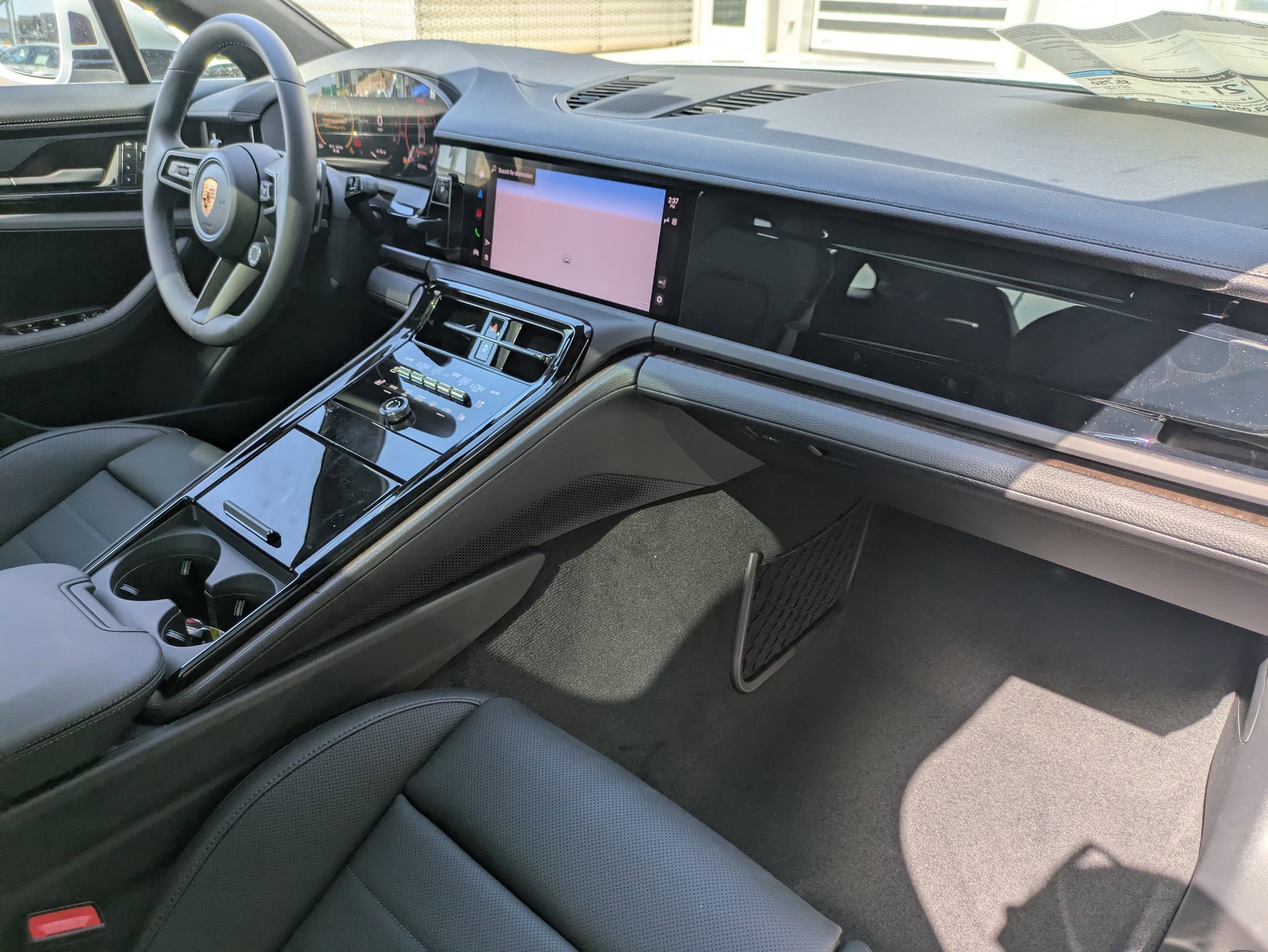 2025 Porsche Panamera 4 photo 24