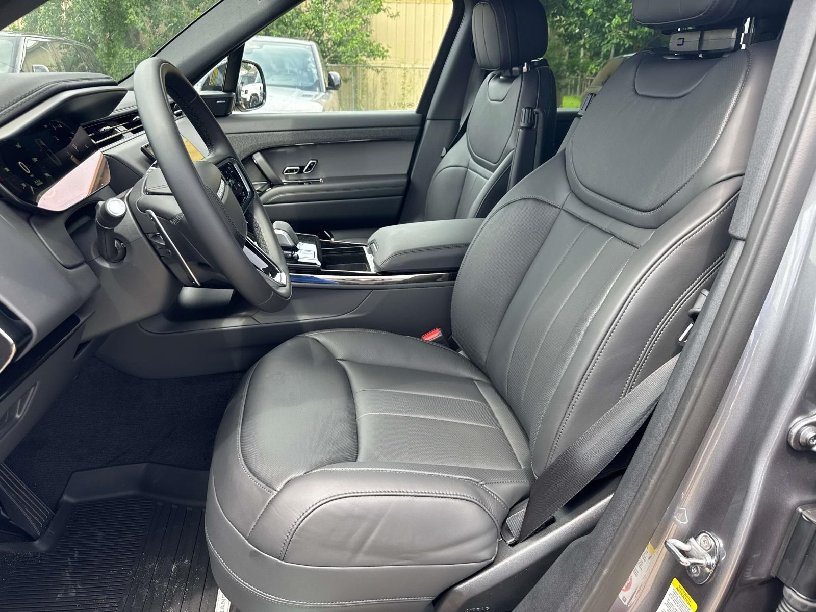 2025 Land Rover Range Rover Sport SE photo 10