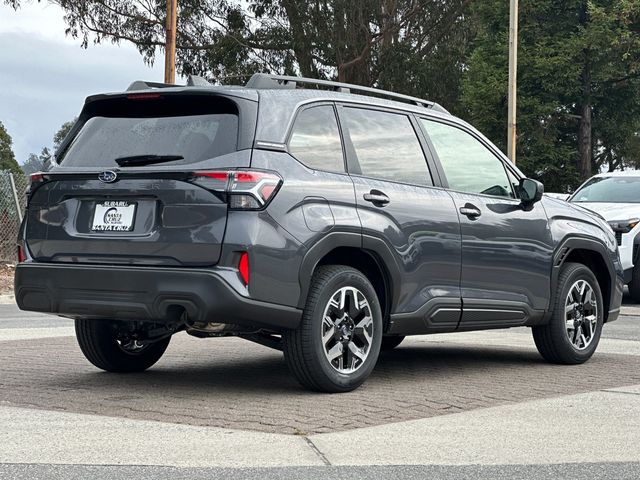 2025 Subaru Forester Premium photo 4