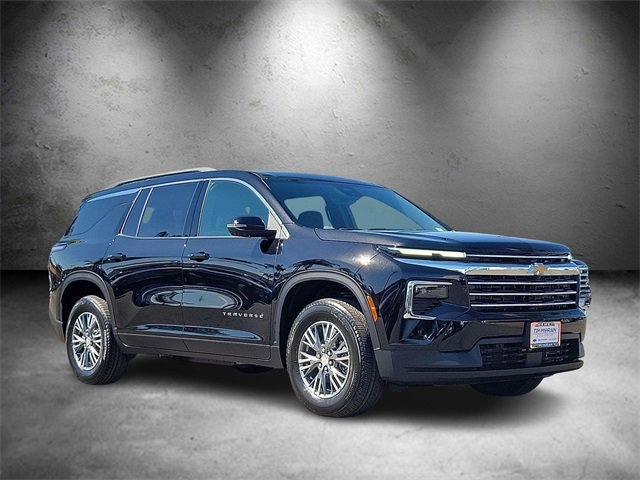 2026 Chevrolet Traverse photo 3