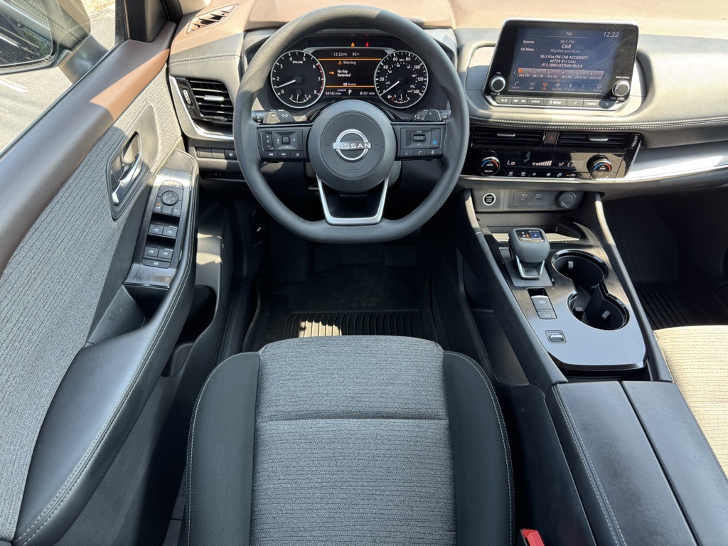 2022 Nissan Rogue SV photo 7