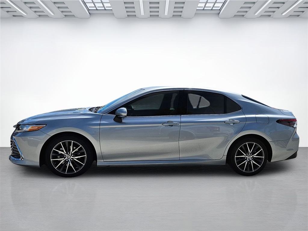 2022 Toyota Camry XLE photo 8