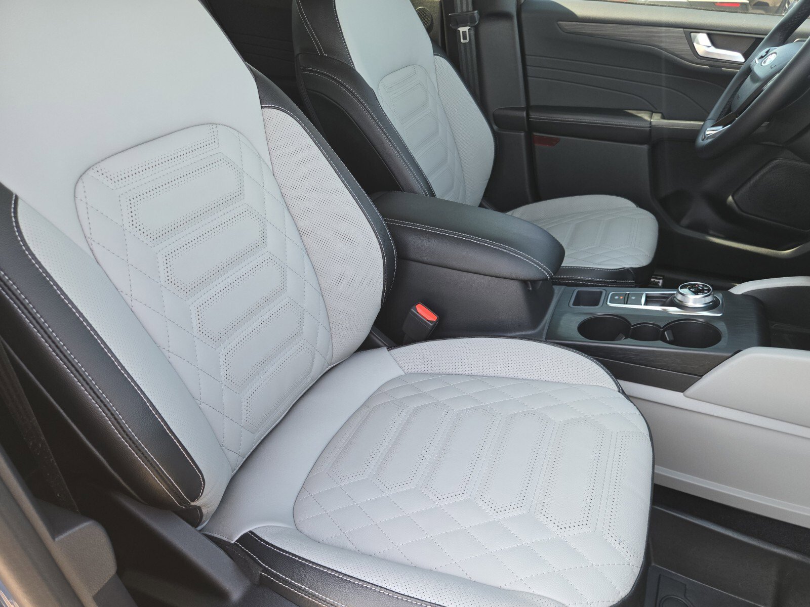 2023 Ford Escape Platinum photo 8