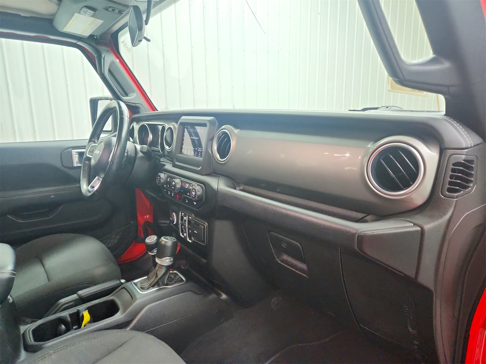 2020 Jeep Wrangler Unlimited Sahara photo 27
