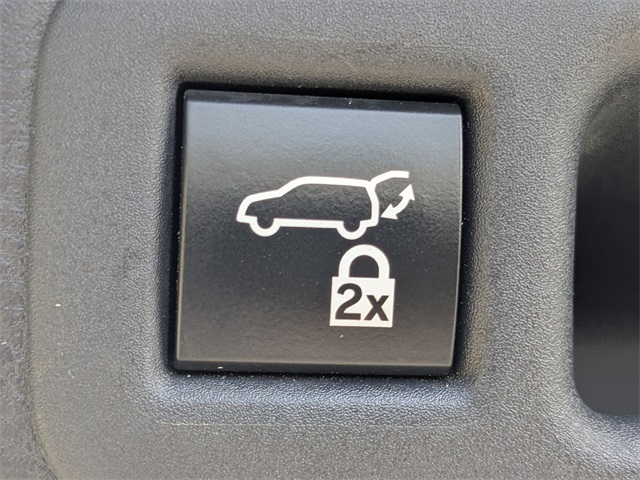 2022 Toyota Sienna XLE photo 10