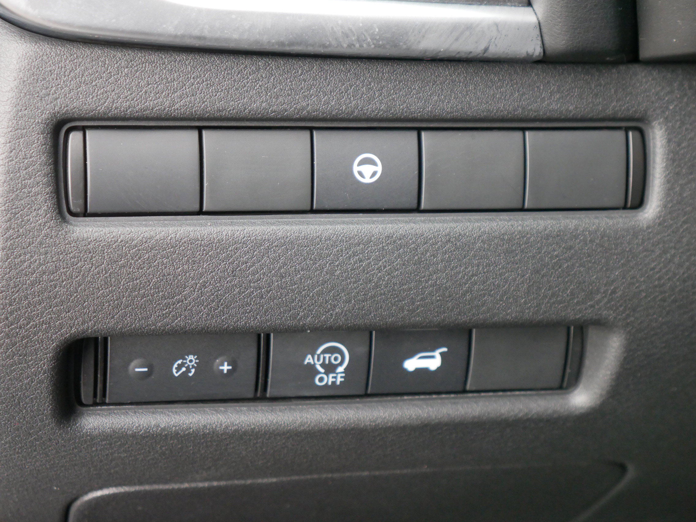 2024 Nissan Rogue SV photo 3