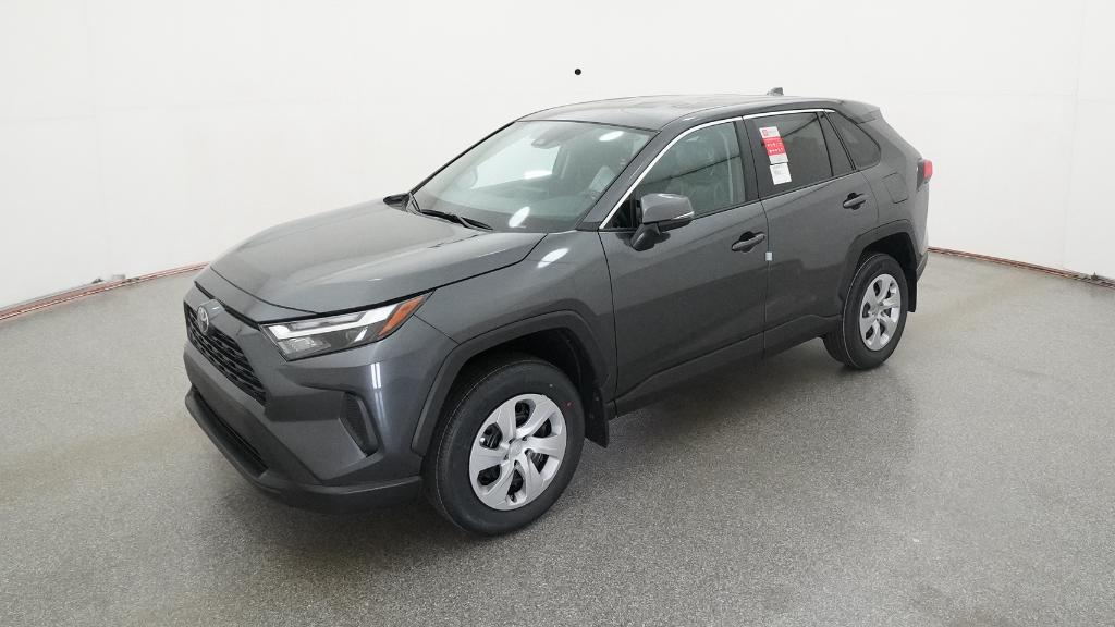 2025 Toyota RAV4 LE's photo