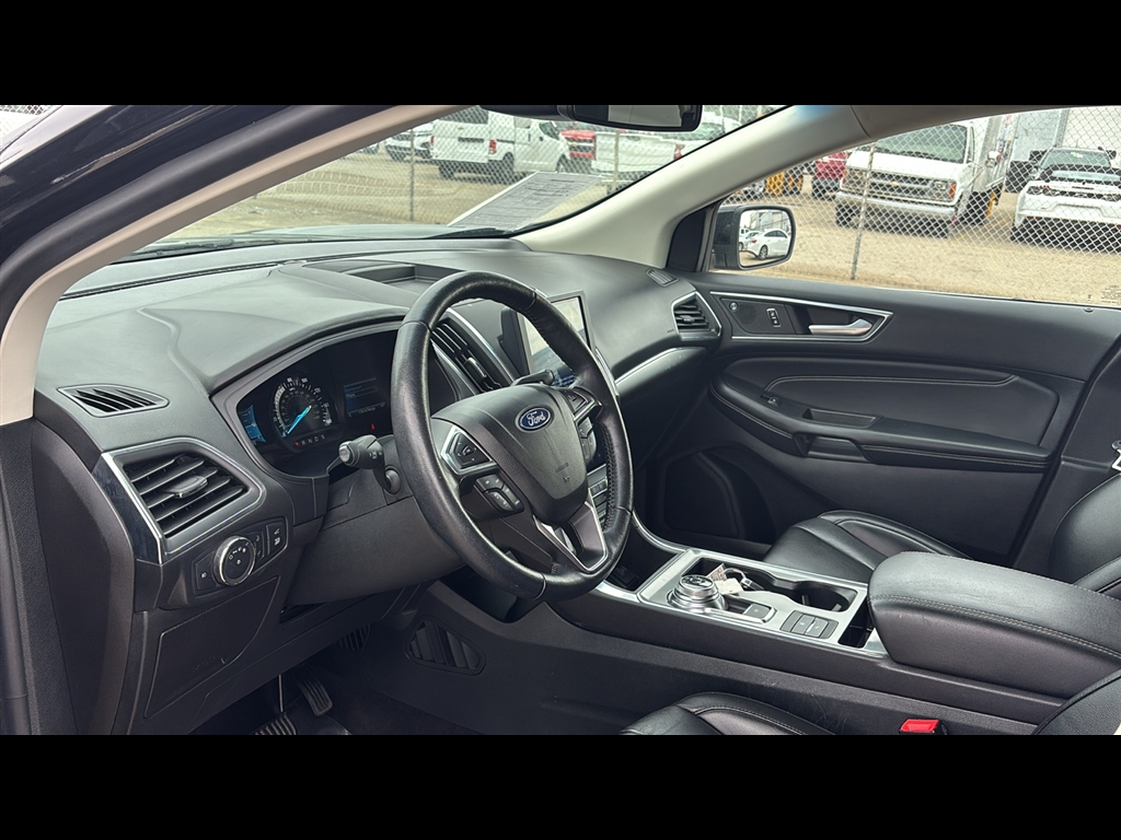 2022 Ford Edge Titanium photo 7