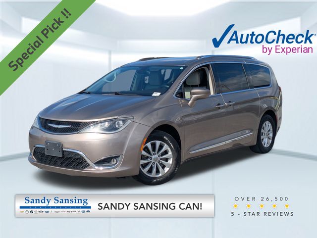 2018 Chrysler Pacifica Touring L's photo