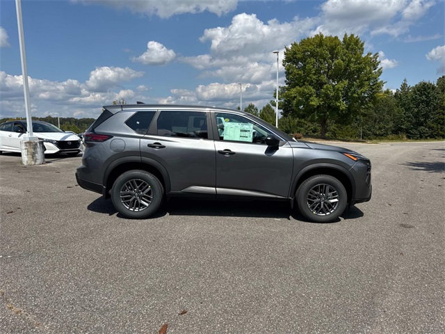 2026 Nissan Rogue S photo 3