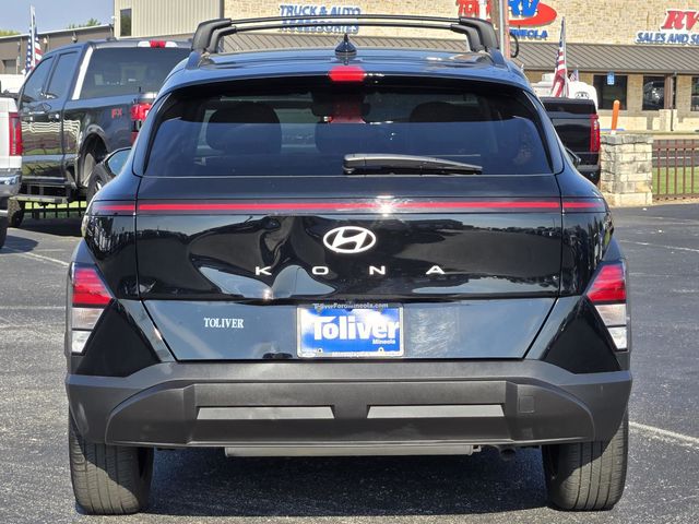 2024 Hyundai Kona SEL photo 3