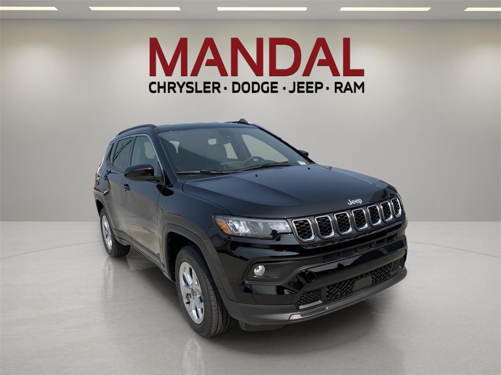 2025 Jeep Compass Latitude photo 3