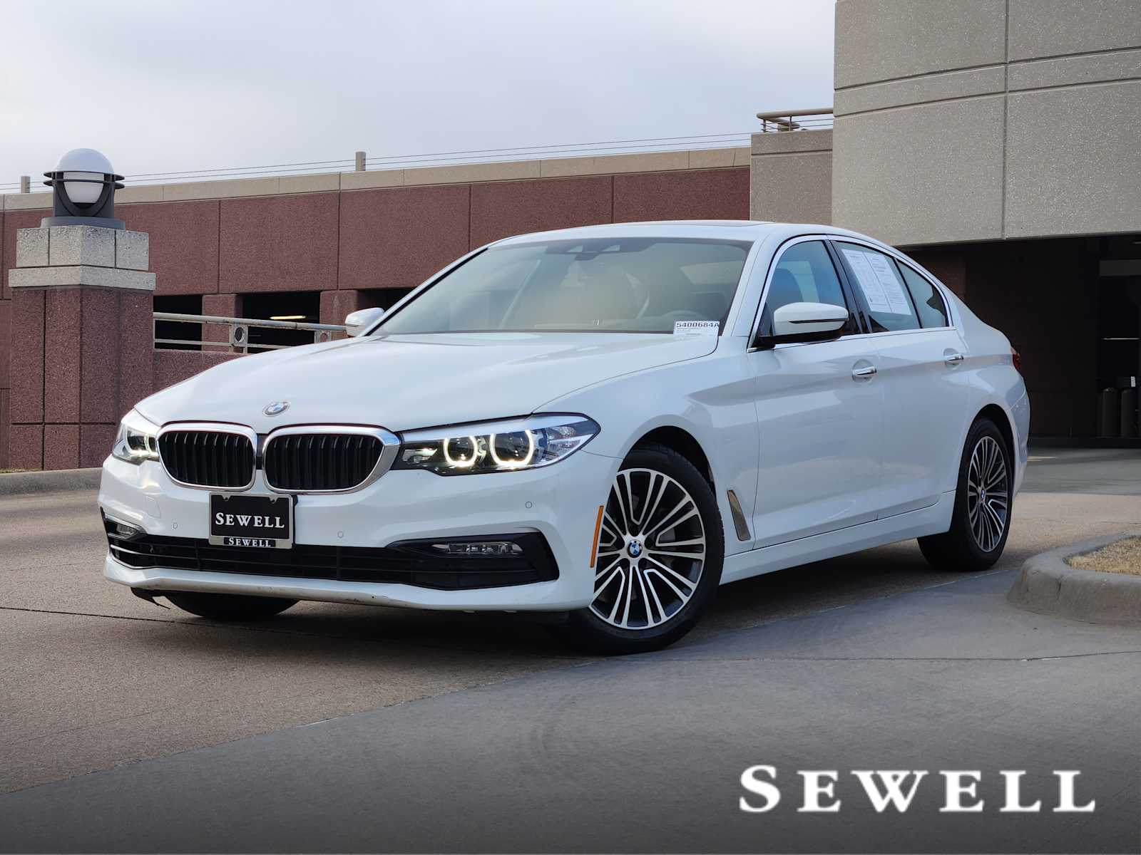 2018 BMW 5 Series 530i's photo