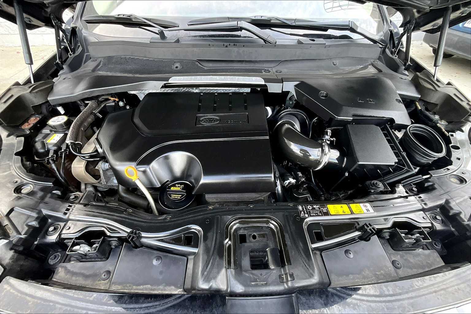 2020 Land Rover Discovery Sport SE photo 25