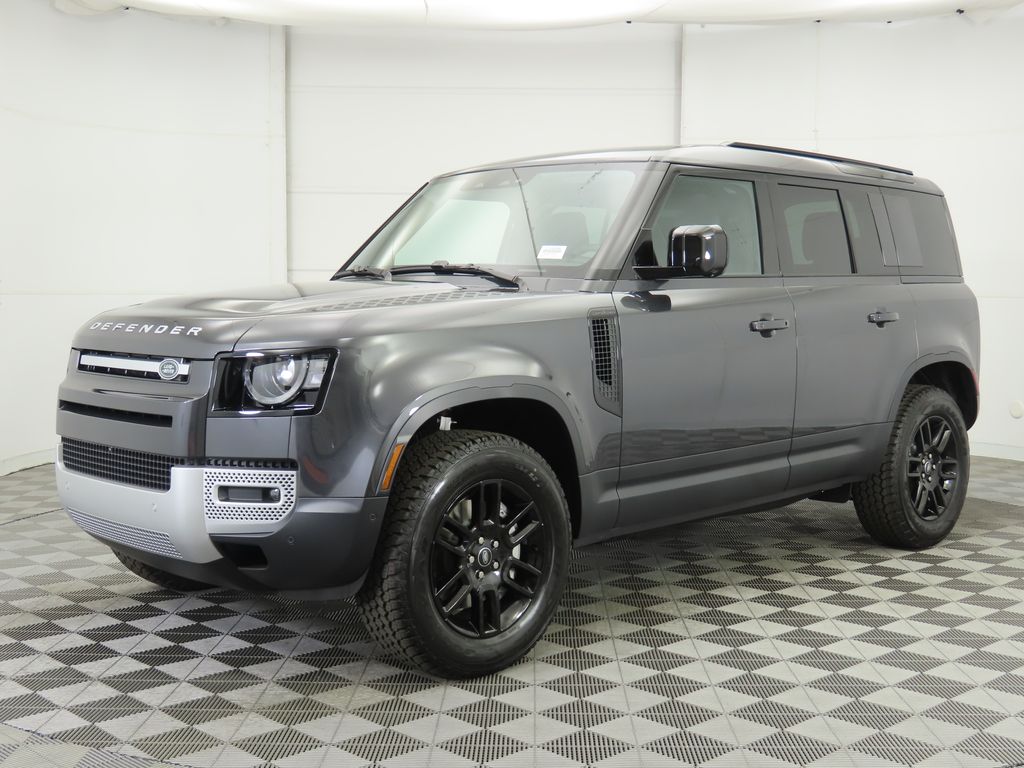 2025 Land Rover Defender S's photo