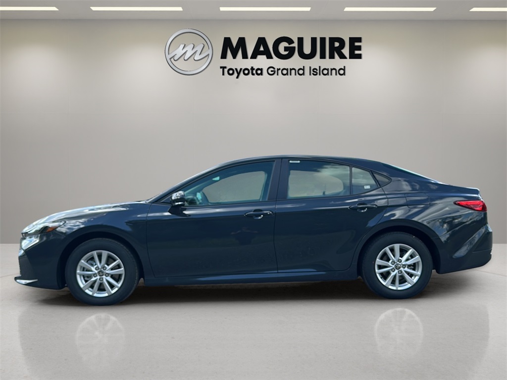 2025 Toyota Camry LE photo 3
