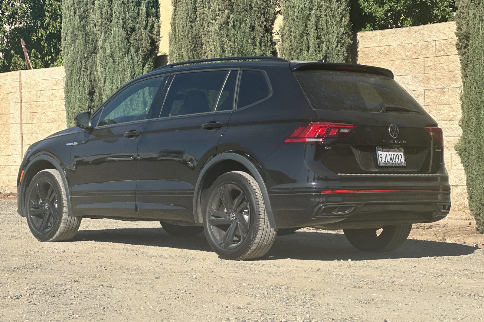 2024 Volkswagen Tiguan SE R-Line Black Sport photo 4