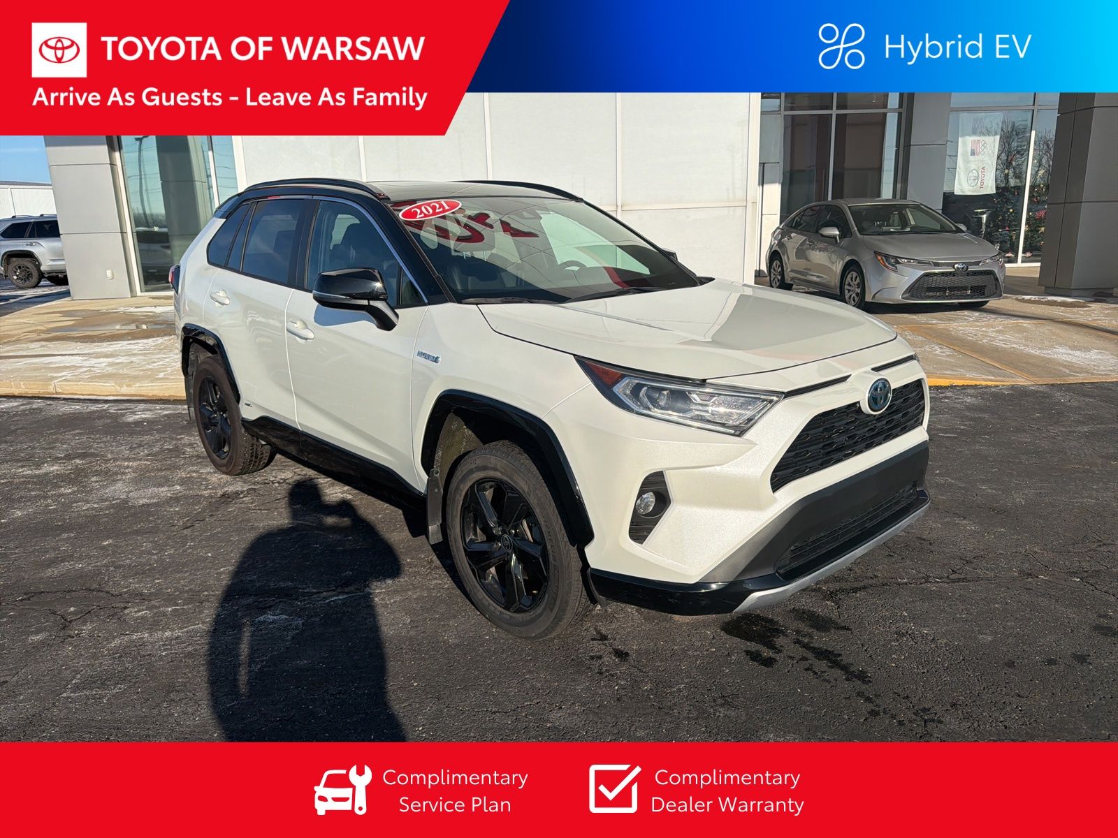 2021 Toyota RAV4 XSE's photo