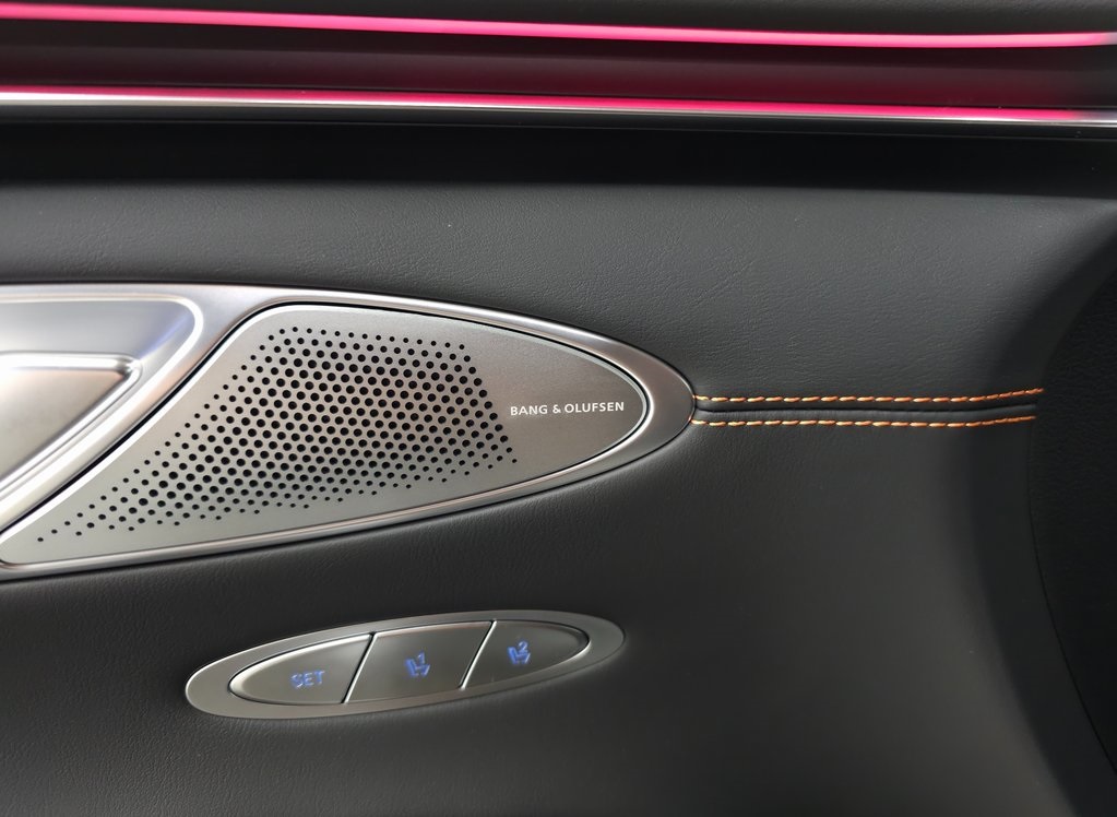 2026 Genesis GV70 2.5T Sport Prestige photo 6