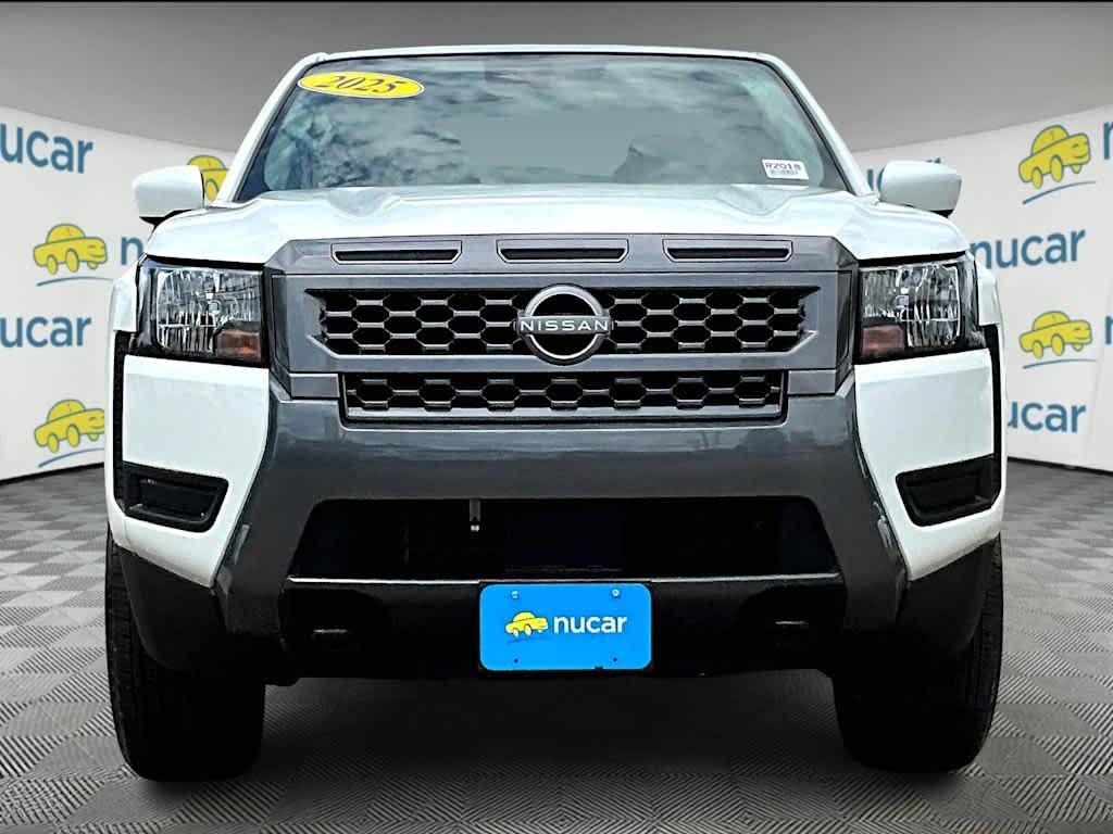 2025 Nissan Frontier SV photo 2