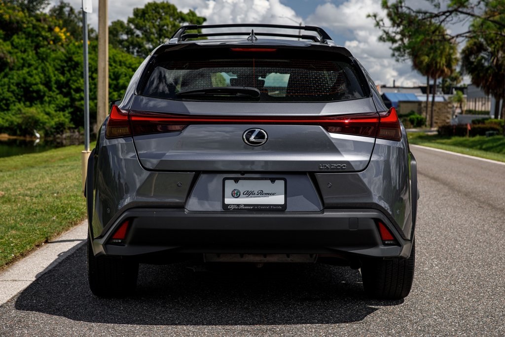 2019 Lexus UX 200 photo 4
