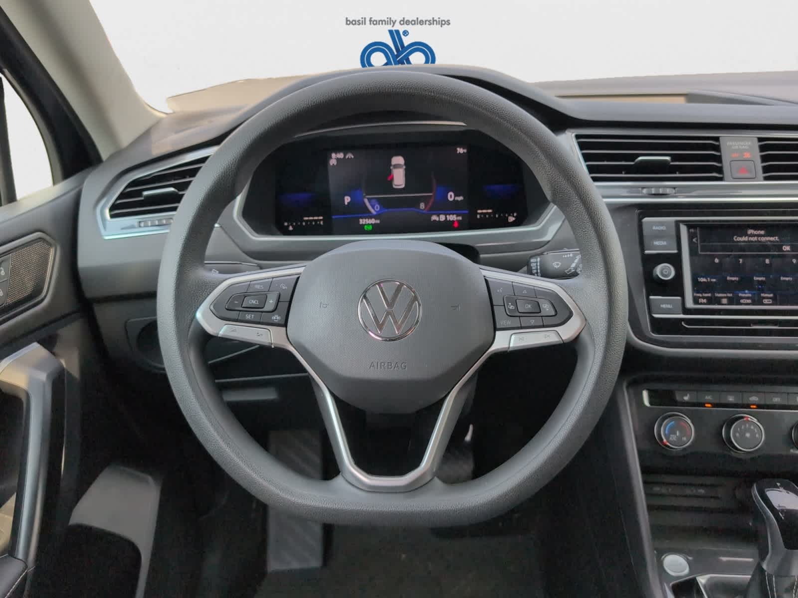 2022 Volkswagen Tiguan S photo 13