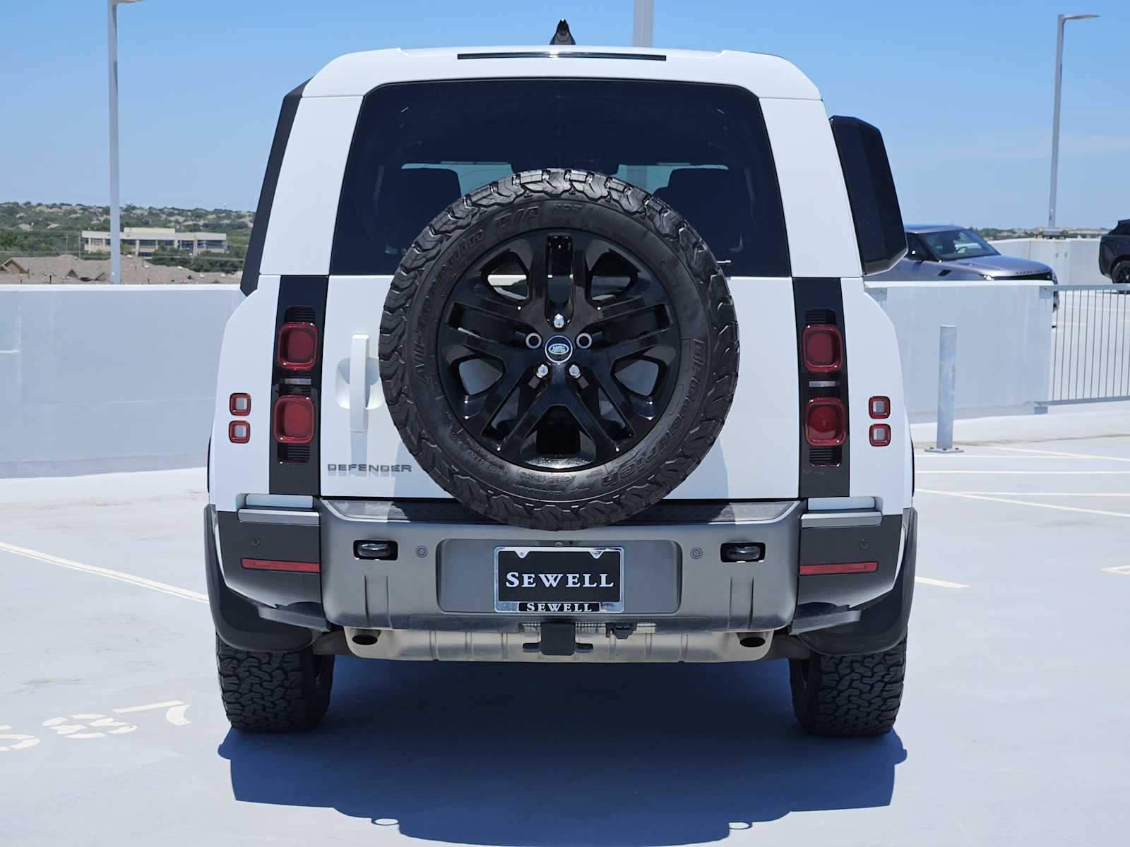 2024 Land Rover Defender Outbound photo 6