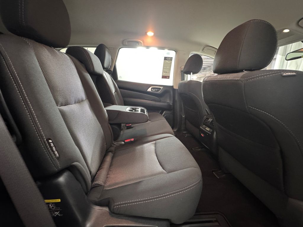 2020 Nissan Pathfinder SV photo 15