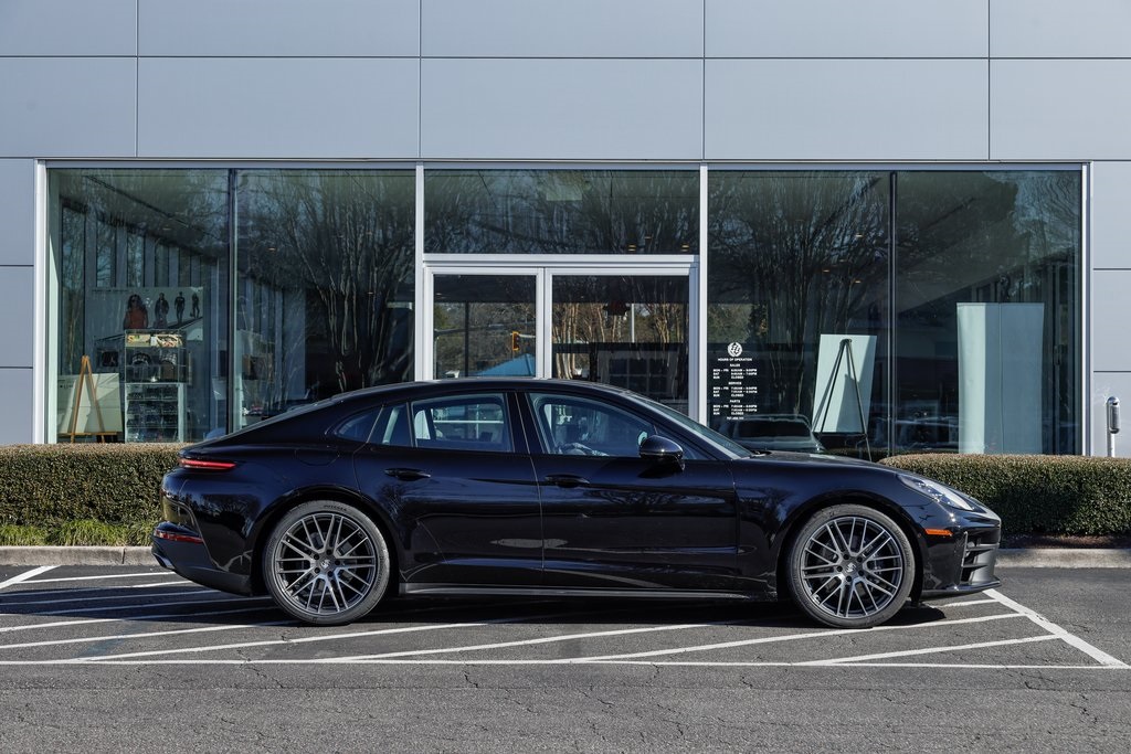 2025 Porsche Panamera 4 photo 8