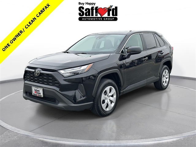 2024 Toyota RAV4 LE's photo