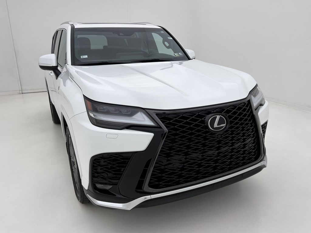 2024 Lexus LX 600 F SPORT photo 4
