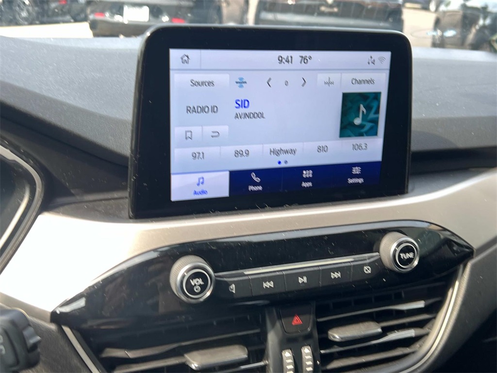 2020 Ford Escape SEL photo 16