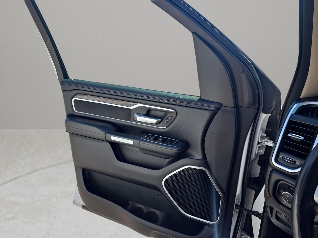 2020 Ram 1500 Laramie photo 13
