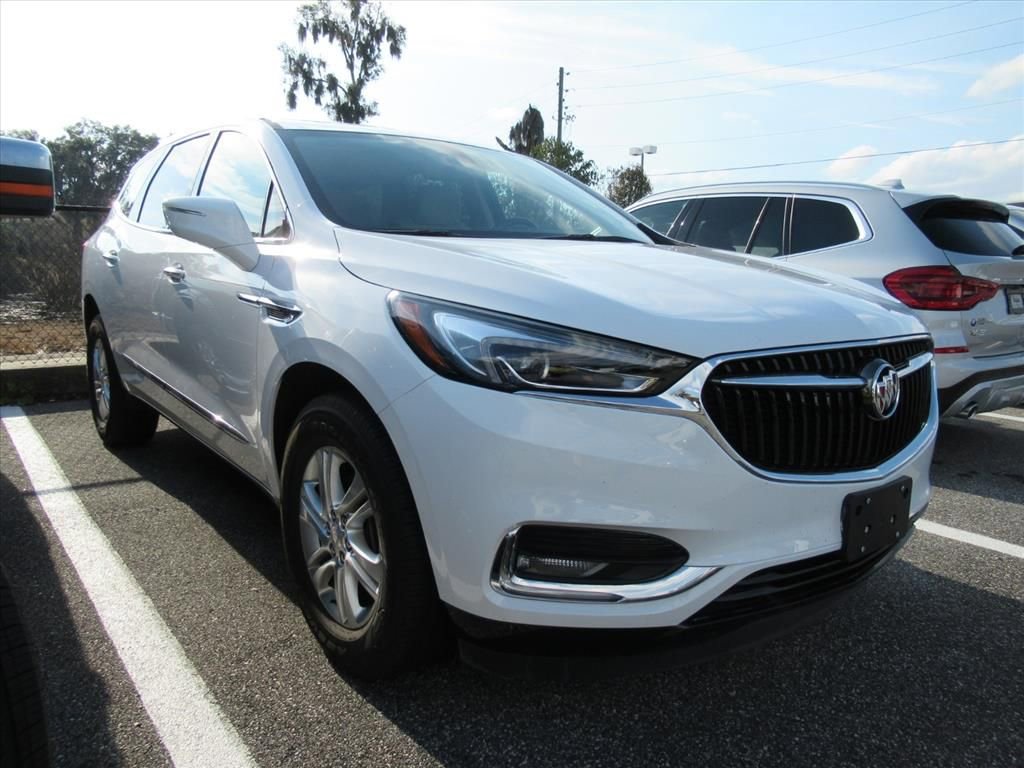 2019 Buick Enclave Essence's photo