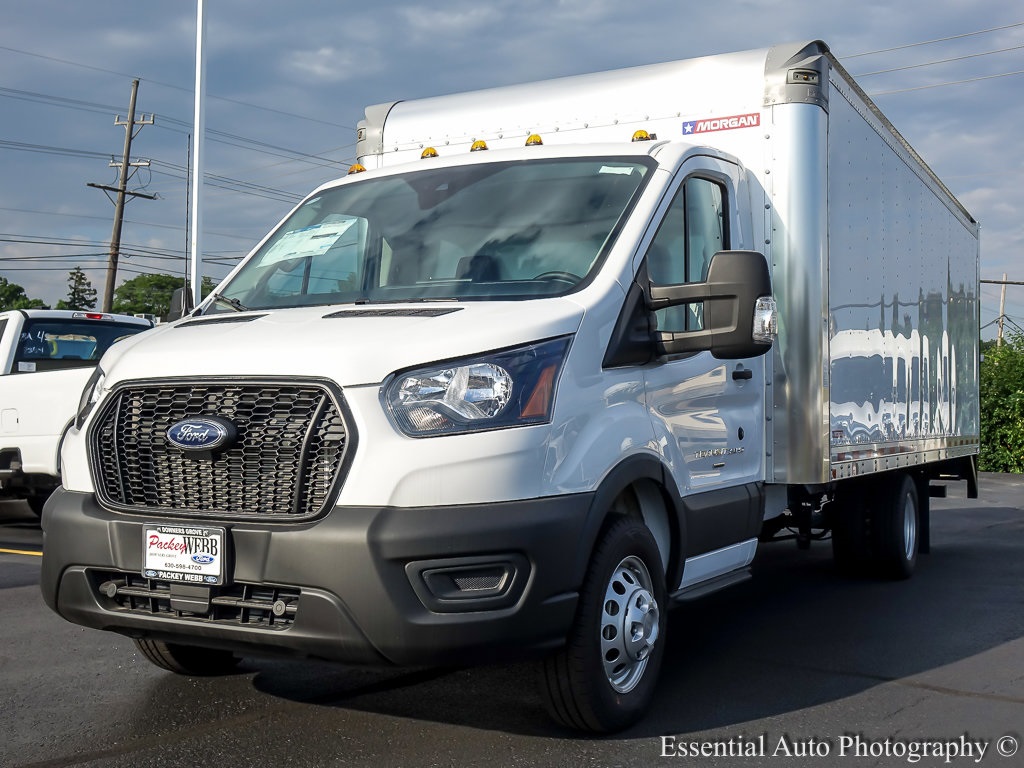 2024 Ford Transit Cutaway photo 2