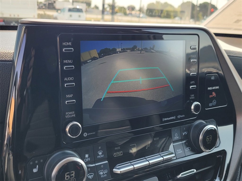 2020 Toyota Highlander XLE photo 18