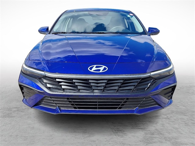 2024 Hyundai Elantra SE photo 2