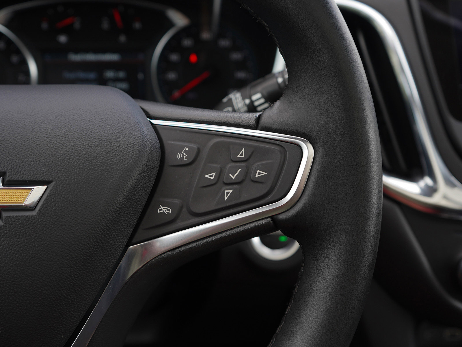 2024 Chevrolet Equinox LT photo 24